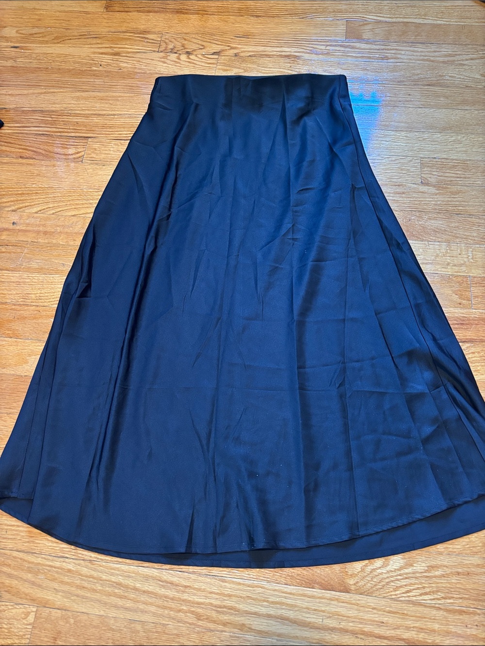 Basic Amazon Slip Skirt! Size M